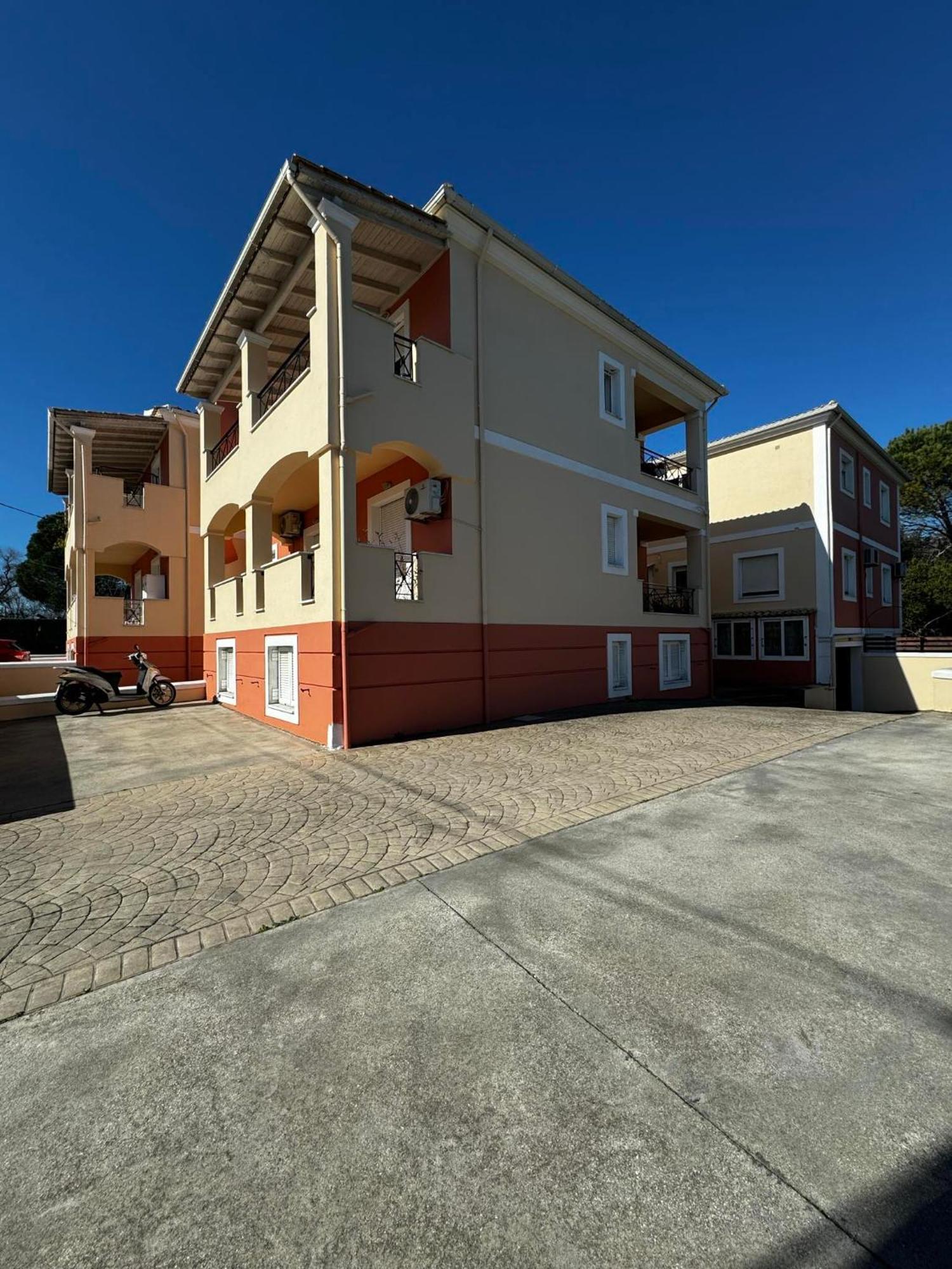Dimitris House